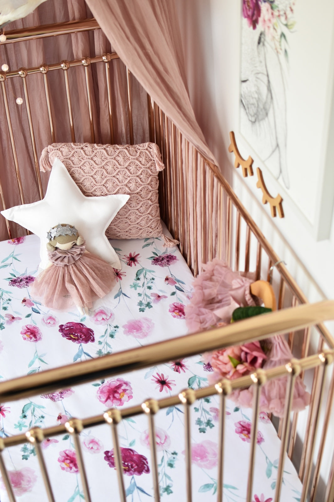 Baby girl store fitted cot sheets